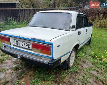 ВАЗ 2107 1990 в Тячеве на Automoto.ua Белый ВАЗ 2107, объемом двигателя 0 л и пробегом 100 тыс. км за 570 $, фото 2 на Automoto.ua