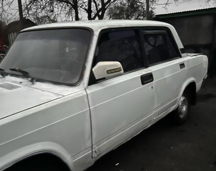 Белый ВАЗ 2107, объемом двигателя 1.5 л и пробегом 80 тыс. км за 381 $, фото 1 на Automoto.ua
