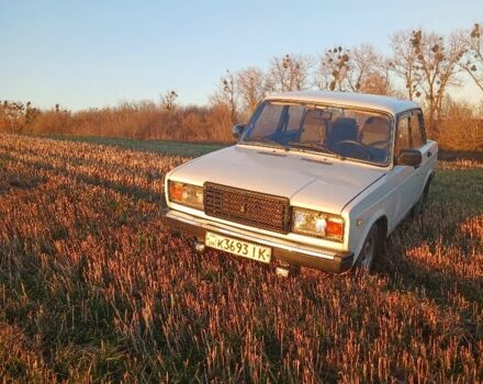 Белый ВАЗ 2107, объемом двигателя 1 л и пробегом 251 тыс. км за 800 $, фото 1 на Automoto.ua