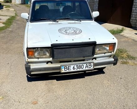 Белый ВАЗ 2107, объемом двигателя 1.3 л и пробегом 200 тыс. км за 600 $, фото 3 на Automoto.ua