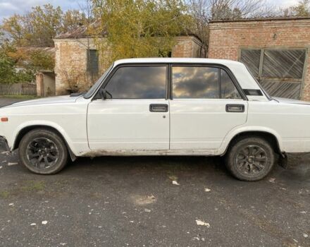 ВАЗ 2107 1992 в Звенигородка на Automoto.ua Белый ВАЗ 2107, объемом двигателя 1.5 л и пробегом 300 тыс. км за 809 $, фото 1 на Automoto.ua