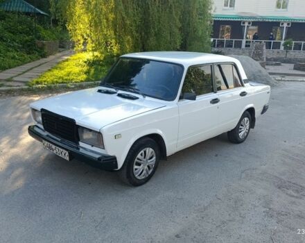 Белый ВАЗ 2107, объемом двигателя 1.5 л и пробегом 300 тыс. км за 629 $, фото 3 на Automoto.ua