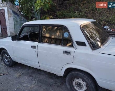 Белый ВАЗ 2107, объемом двигателя 1.5 л и пробегом 45 тыс. км за 650 $, фото 4 на Automoto.ua