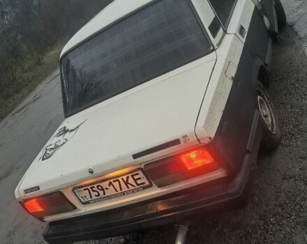 Белый ВАЗ 2107, объемом двигателя 1.7 л и пробегом 300 тыс. км за 497 $, фото 3 на Automoto.ua