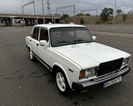 Белый ВАЗ 2107, объемом двигателя 1.6 л и пробегом 200 тыс. км за 699 $, фото 2 на Automoto.ua