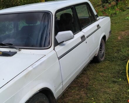 Белый ВАЗ 2107, объемом двигателя 1 л и пробегом 450 тыс. км за 950 $, фото 2 на Automoto.ua