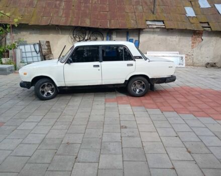Белый ВАЗ 2107, объемом двигателя 10 л и пробегом 180 тыс. км за 420 $, фото 1 на Automoto.ua