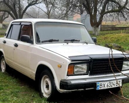 Белый ВАЗ 2107, объемом двигателя 1.5 л и пробегом 105 тыс. км за 600 $, фото 2 на Automoto.ua