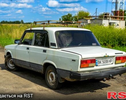 Белый ВАЗ 2107, объемом двигателя 1.5 л и пробегом 0 тыс. км за 700 $, фото 3 на Automoto.ua