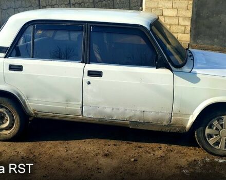 Белый ВАЗ 2107, объемом двигателя 1.5 л и пробегом 100 тыс. км за 450 $, фото 2 на Automoto.ua