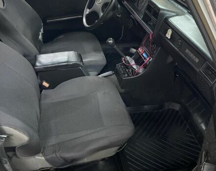 Белый ВАЗ 2107, объемом двигателя 1.5 л и пробегом 3 тыс. км за 832 $, фото 5 на Automoto.ua