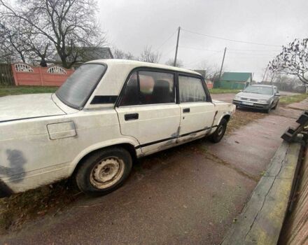 Белый ВАЗ 2107, объемом двигателя 1.2 л и пробегом 2 тыс. км за 334 $, фото 5 на Automoto.ua