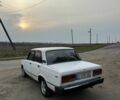 Белый ВАЗ 2107, объемом двигателя 1.5 л и пробегом 200 тыс. км за 600 $, фото 2 на Automoto.ua