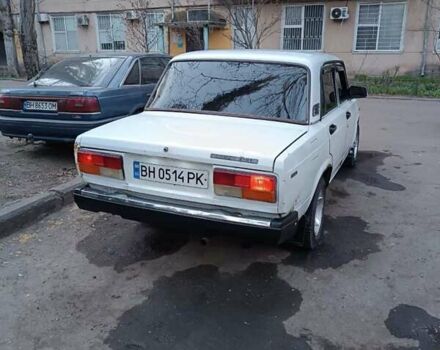 Белый ВАЗ 2107, объемом двигателя 1.45 л и пробегом 238 тыс. км за 1000 $, фото 1 на Automoto.ua