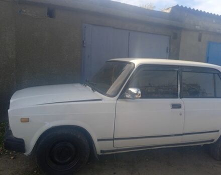 ВАЗ 2107 2001 у Белгород-Днестровском на Automoto.ua Білий ВАЗ 2107, об'ємом двигуна 0 л та пробігом 35 тис. км за 850 $, фото 3 на Automoto.ua