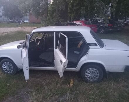 Белый ВАЗ 2107, объемом двигателя 0 л и пробегом 76 тыс. км за 900 $, фото 1 на Automoto.ua