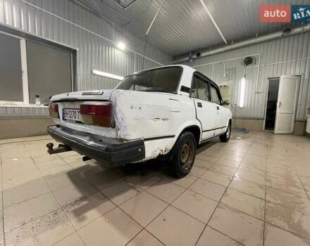 Белый ВАЗ 2107, объемом двигателя 1.5 л и пробегом 400 тыс. км за 600 $, фото 3 на Automoto.ua