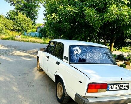 Белый ВАЗ 2107, объемом двигателя 1.5 л и пробегом 100 тыс. км за 1120 $, фото 1 на Automoto.ua