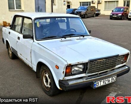 Белый ВАЗ 2107, объемом двигателя 1.5 л и пробегом 75 тыс. км за 500 $, фото 2 на Automoto.ua