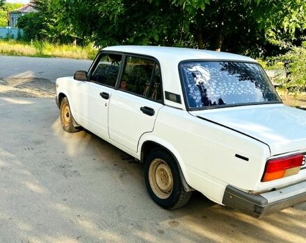 Белый ВАЗ 2107, объемом двигателя 1.5 л и пробегом 100 тыс. км за 1120 $, фото 2 на Automoto.ua