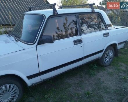 Белый ВАЗ 2107, объемом двигателя 1.5 л и пробегом 500 тыс. км за 450 $, фото 3 на Automoto.ua
