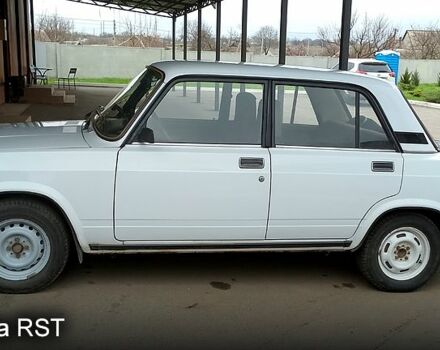 Белый ВАЗ 2107, объемом двигателя 1.5 л и пробегом 0 тыс. км за 2500 $, фото 4 на Automoto.ua