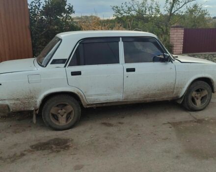 Белый ВАЗ 2107, объемом двигателя 1.5 л и пробегом 1 тыс. км за 1250 $, фото 5 на Automoto.ua