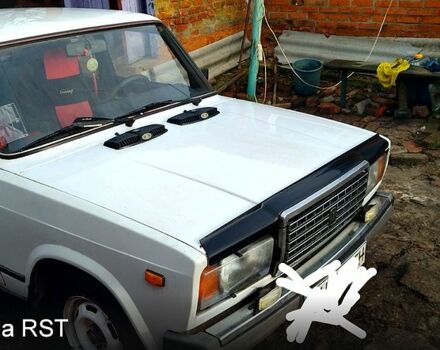 Белый ВАЗ 2107, объемом двигателя 1.5 л и пробегом 0 тыс. км за 1000 $, фото 1 на Automoto.ua