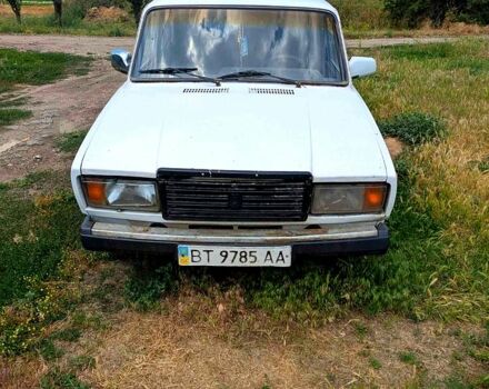 Білий ВАЗ 2107, об'ємом двигуна 1.5 л та пробігом 200 тис. км за 650 $, фото 3 на Automoto.ua