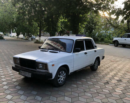 Белый ВАЗ 2107, объемом двигателя 1.5 л и пробегом 150 тыс. км за 900 $, фото 5 на Automoto.ua