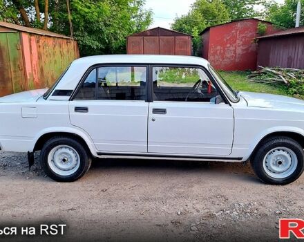 Белый ВАЗ 2107, объемом двигателя 1.5 л и пробегом 14 тыс. км за 3350 $, фото 4 на Automoto.ua