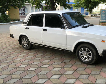 Белый ВАЗ 2107, объемом двигателя 1.5 л и пробегом 150 тыс. км за 900 $, фото 1 на Automoto.ua