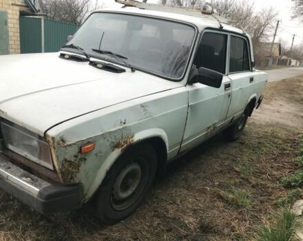 Белый ВАЗ 2107, объемом двигателя 1.6 л и пробегом 100 тыс. км за 500 $, фото 2 на Automoto.ua