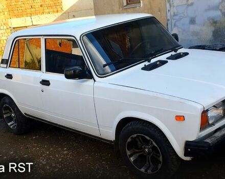 Белый ВАЗ 2107, объемом двигателя 1.5 л и пробегом 230 тыс. км за 950 $, фото 2 на Automoto.ua