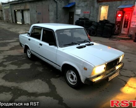 Белый ВАЗ 2107, объемом двигателя 1.5 л и пробегом 100 тыс. км за 600 $, фото 1 на Automoto.ua