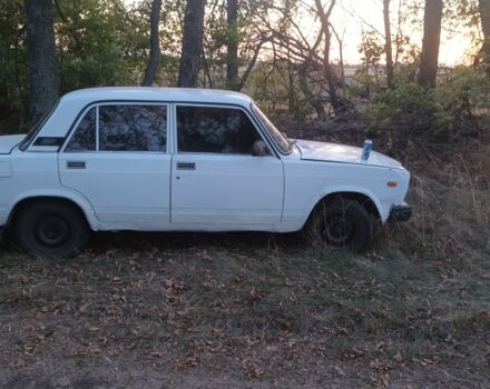 Белый ВАЗ 2107, объемом двигателя 1 л и пробегом 100 тыс. км за 665 $, фото 2 на Automoto.ua