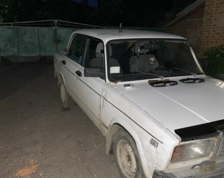 Белый ВАЗ 2107, объемом двигателя 1.5 л и пробегом 440 тыс. км за 412 $, фото 4 на Automoto.ua