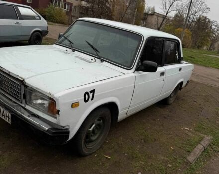 Белый ВАЗ 2107, объемом двигателя 1.5 л и пробегом 365 тыс. км за 501 $, фото 2 на Automoto.ua