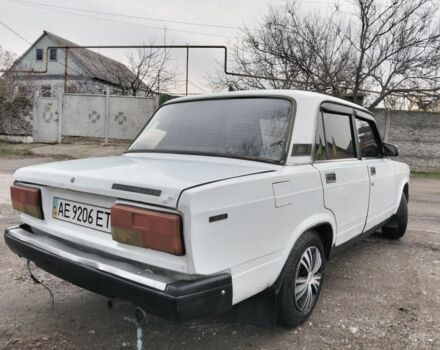 Белый ВАЗ 2107, объемом двигателя 1 л и пробегом 300 тыс. км за 824 $, фото 2 на Automoto.ua