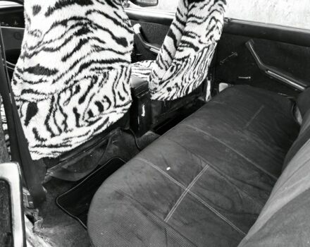 Белый ВАЗ 2107, объемом двигателя 1 л и пробегом 300 тыс. км за 824 $, фото 9 на Automoto.ua