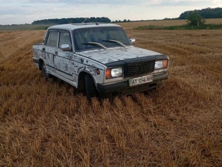 Белый ВАЗ 2107, объемом двигателя 1.1 л и пробегом 150 тыс. км за 350 $, фото 1 на Automoto.ua