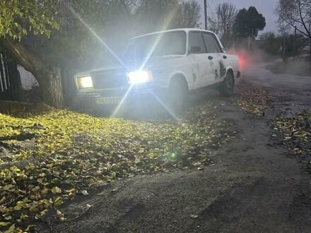 Белый ВАЗ 2107, объемом двигателя 1.5 л и пробегом 50 тыс. км за 750 $, фото 1 на Automoto.ua