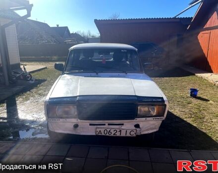 Белый ВАЗ 2107, объемом двигателя 1.5 л и пробегом 180 тыс. км за 390 $, фото 1 на Automoto.ua