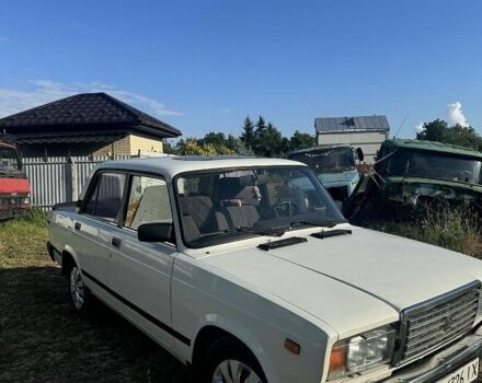 Белый ВАЗ 2107, объемом двигателя 1.6 л и пробегом 200 тыс. км за 699 $, фото 1 на Automoto.ua