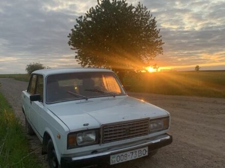 ВАЗ 2107 1985 у Нововолинськ на Automoto.ua Білий ВАЗ 2107, об'ємом двигуна 1.5 л та пробігом 1000 тис. км за 483 $, фото 1 на Automoto.ua