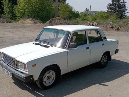 ВАЗ 2107 1986 в Береговом на Automoto.ua Белый ВАЗ 2107, объемом двигателя 1.45 л и пробегом 187 тыс. км за 800 $, фото 1 на Automoto.ua