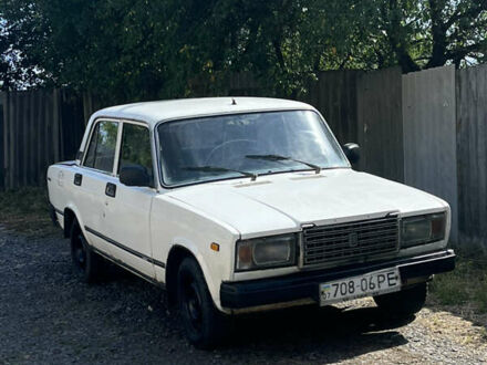 ВАЗ 2107 1986 в Береговом на Automoto.ua Белый ВАЗ 2107, объемом двигателя 1.3 л и пробегом 214 тыс. км за 400 $, фото 1 на Automoto.ua