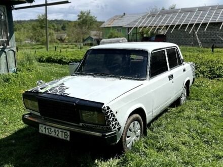 ВАЗ 2107 1986 в Калуше на Automoto.ua Белый ВАЗ 2107, объемом двигателя 0 л и пробегом 100 тыс. км за 550 $, фото 1 на Automoto.ua
