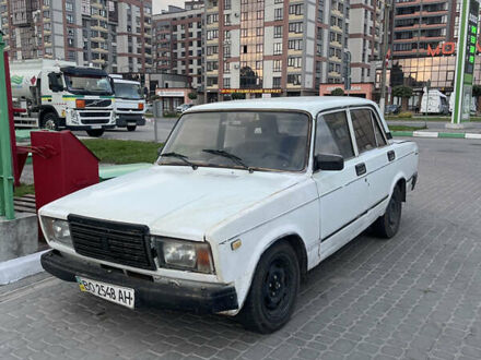 Белый ВАЗ 2107, объемом двигателя 1.5 л и пробегом 80 тыс. км за 300 $, фото 1 на Automoto.ua