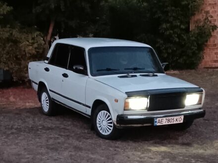 ВАЗ 2107 1987 в Днепре (Днепропетровске) на Automoto.ua Белый ВАЗ 2107, объемом двигателя 1.5 л и пробегом 69 тыс. км за 1076 $, фото 1 на Automoto.ua
